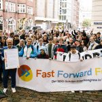 Es ist vollbracht: Schüler:innen übergeben Forderungen für ein nachhaltiges Hamburg an Umweltsenator Kerstan